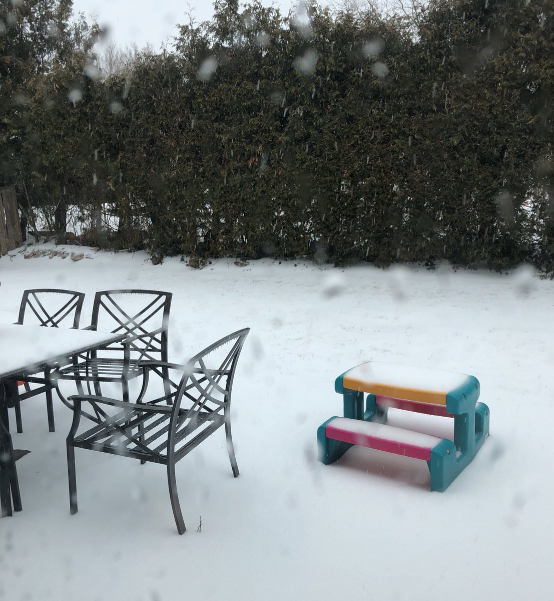 T_DOTgirl's tweet image. #CanadaSpring #Awesome #IceStorm #WTF