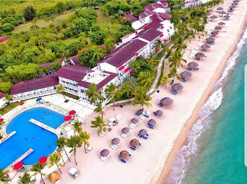 Stanleylucas01's tweet photo. #Decameroon #Haiti #tourism #TourismHaiti Lakay se lakay! @washingtonpost @DelisHerasme @guidehaiti @MTourismeHaiti @edloz @TravelLeisure @HDTVMagazine https://t.co/lFIyeaVxk0