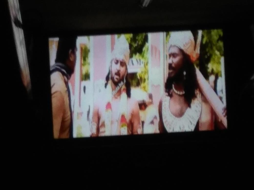 Sunil_santiago's tweet photo. @NameisNani @tsrtc @KTRTRS privacy failure on bus travel. Garuda Volvo bus trip to Bengaluru from hyd. How can you ask a common man avoid privacy when an institute fails. Movie released yesterday. #krishnarjunayudham #avoidprivacy details of bus can be given on DM https://t.co/VLPP0ks6xU