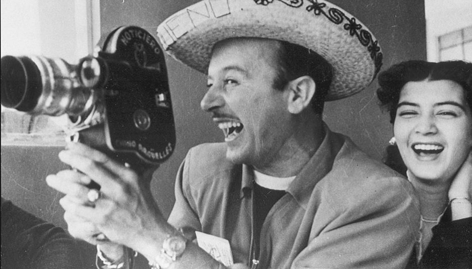 Para recordar al inolvidable Perico, una crónica sobre su tumultuoso y accidentado sepelio. Por Julio Scherer García: 
goo.gl/CMMzLY