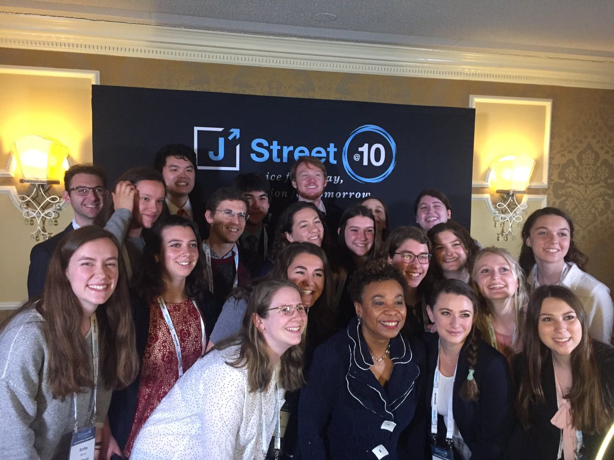 jstreetu's tweet photo. .@JStreetUCB with @RepBarbaraLee at #JStreet10 !!! https://t.co/yskiv2D8ue