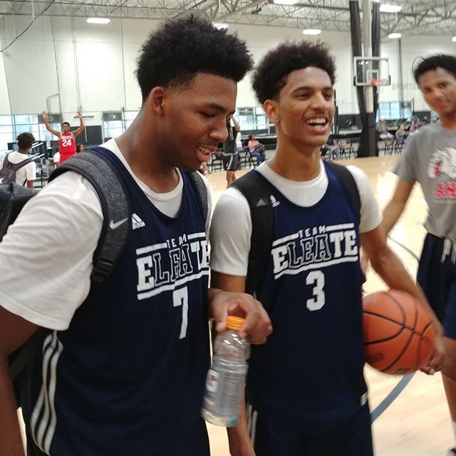 EleateSports's tweet photo. All smiles after #TeamEleate defeats #CalSupreme 67-62! 🏀 @prephoopsseries .
.
#Eleate #JustHoop #EleateFamily #IE #KJAllen #Westchester #POY #JarredHyder #Cajon #HighSchool #AAUBasketball https://t.co/6XqxK8Kkl1