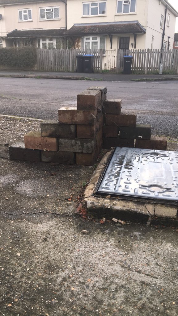 KayleighCH09's tweet photo. Messing around with some dirty bricks I found aha #nomuckk https://t.co/aub04t76wl