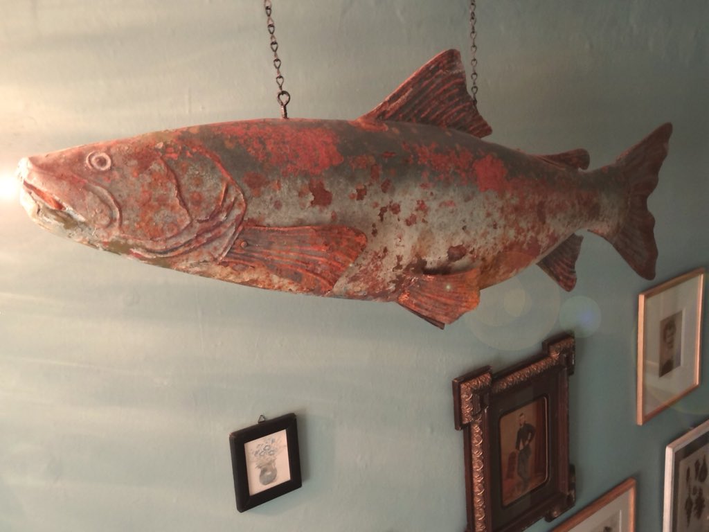 GreenfieldCttge's tweet photo. Fish sign @GreenfieldCttge from the Gull & Trout a tavern that fell into the sea in the 18th century #robinhoodsbay #seaside #fishystories https://t.co/lfguCzfH33