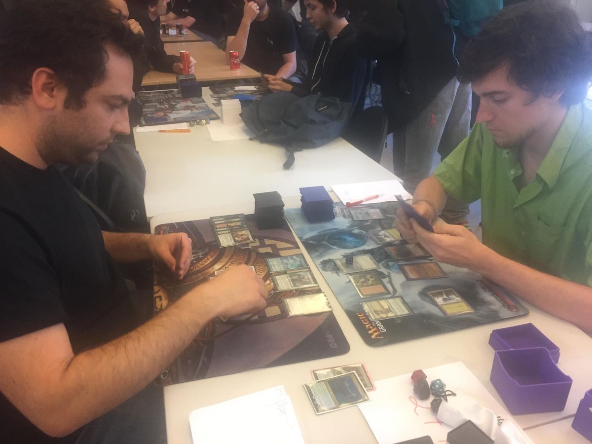 Zap_91's tweet photo. ZAP : Top 8 (96 joueurs) 

Yisan VS Thrasios / Tymna 

Arabho VS Kraum / Tymna 

Kess VS Akiri / Silas 

Akiri / Silas VS Zurgo

#ZAP #MTG #DuelCommander #EDH #Top8 https://t.co/20kgk52wkP