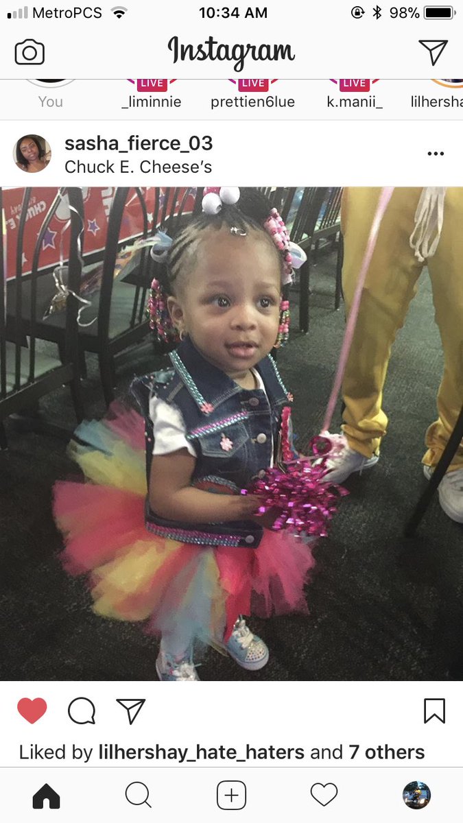 SimplyJustBrii_'s tweet image. Her birthday tomorrow 🎉🎉🎉🎊🎊🎊 she showed up &amp;amp; showed out yesterday ☺️☺️👧🏼💗💜 #Trolls #PrincessPoppy #MalaysiaTurns2
