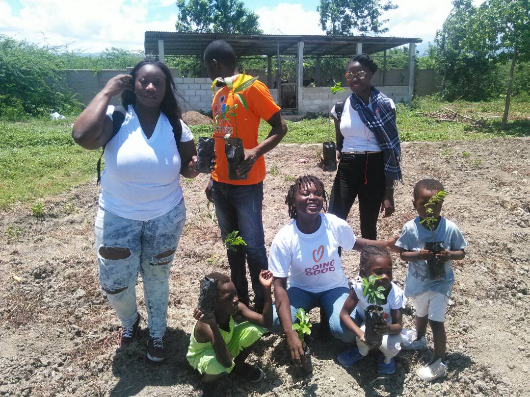 GoodDeedsDayHT's tweet photo. #GoodDeedsDay une occasion pour repenser à l'entretien de l'environnement par le reboisement.
#PlantePouLapè #PlantForPeace #GoodDeedsDayHaiti https://t.co/NJSqHE4rrR