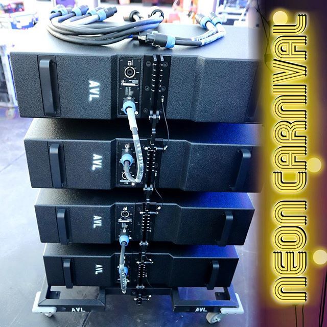 AboutKenBerger's tweet photo. Neon Carnival with VUE sound by @bigtimeaffairs & @neptuneprod with help from @audio_visual_live_inc
#coachella2018 #neoncarnival #lifeofasoundengineer #proaudio #ProAV #livesound #soundproduction #Linearry #EDM #Infrasonic #coachella #coachella2018 #pa… https://t.co/Wc2Kzec4i6 https://t.co/WvGzJx1uzb