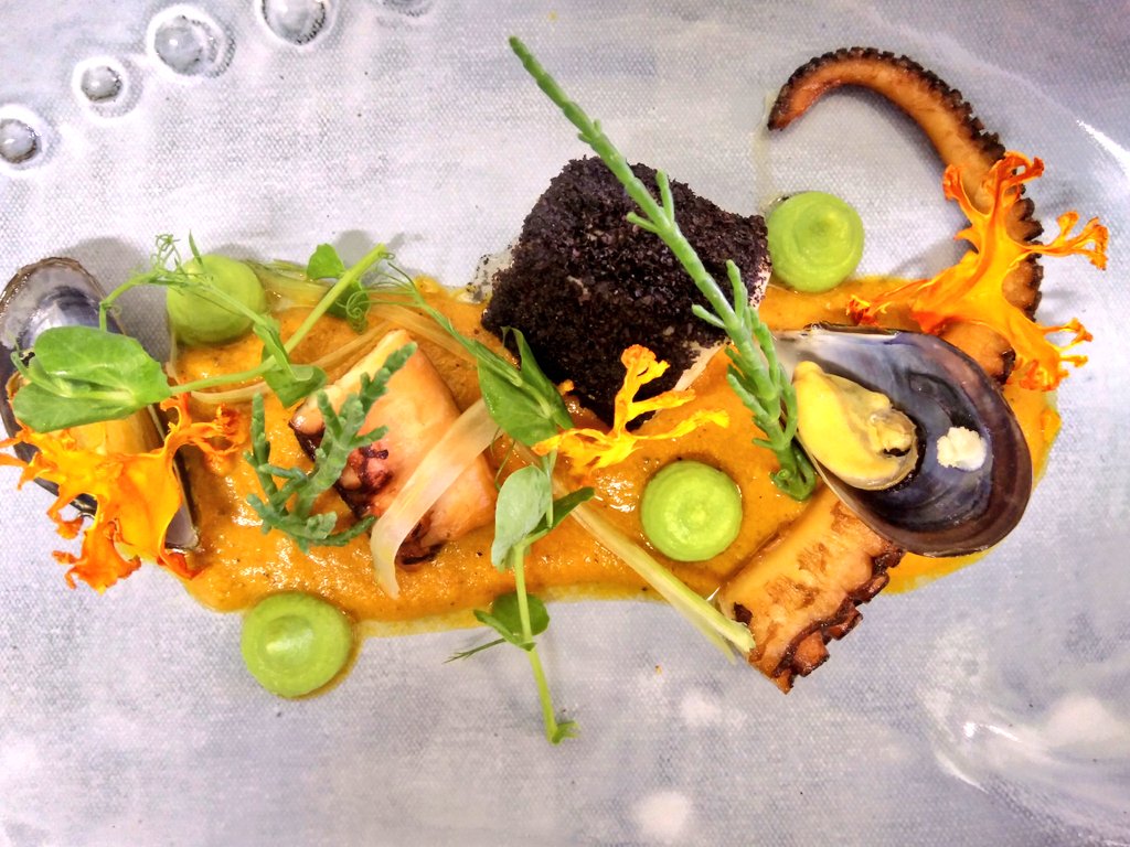 fRANAz91's tweet photo. Beautiful dish by @jaco_grove @creationwines 
What a piece of ART!#deconstructed #bouillabaisse @CorinnePotGal #cheflife https://t.co/T78RAJX4Nt