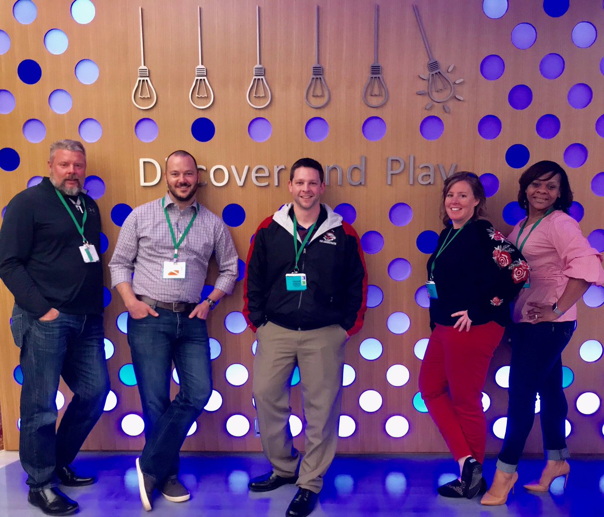 GarnerMitzi's tweet photo. The best principal's aren't heroes, they are hero makers! #CourageousPrincipals #Deloitteu https://t.co/1cthBxlnQz