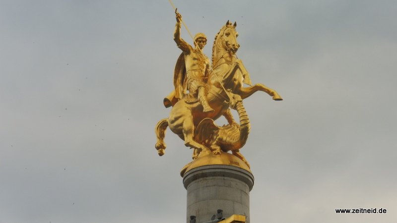 zeitneid's tweet photo. Georgssäule im Zentrum der georgischen Hauptstadt Tbilisi. https://t.co/APCGpaI8qJ