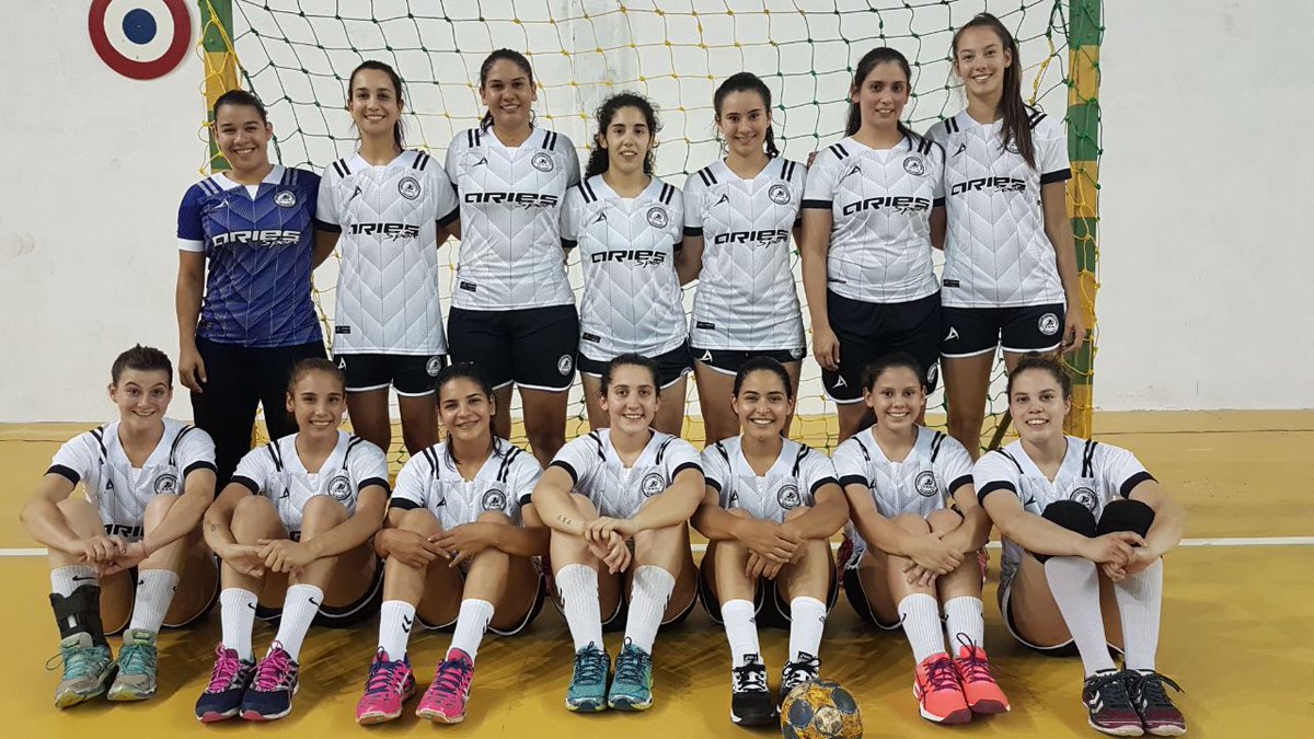 Es casualidad...? Hoy necesitamos 3 goles de diferencia para conseguir la 🏆🏆🏆.  
Nacional de Mayores 2018
Santaní  🆚️ Fndo de Mora
⌚18:00
🏟Polideportivo Liceo Acosta Ñu
#Fememina #VamosFesaha por la tercera consagración.