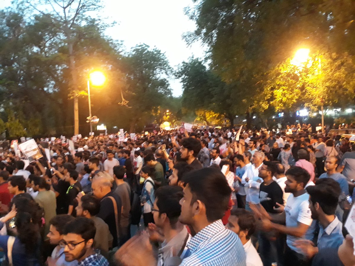 SalmanNizami_'s tweet photo. Protest march with members of civil society at Jantar Mantar to protest the rape and murder of little Asifa. Goodness is not dead and buried, yet. #JusticeforAsifa #NotInMyName https://t.co/lBkqMlO2ev