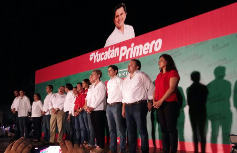 FTorresRivas's tweet photo. Unidos reafirmamos nuestro compromiso para seguir avanzando por Yucatán, con el gran equipo de la familia priísta. ¡Gracias a toda la gente de  Progreso! #YucatánPrimero #Sahui18 https://t.co/FW1Th8hWXF
