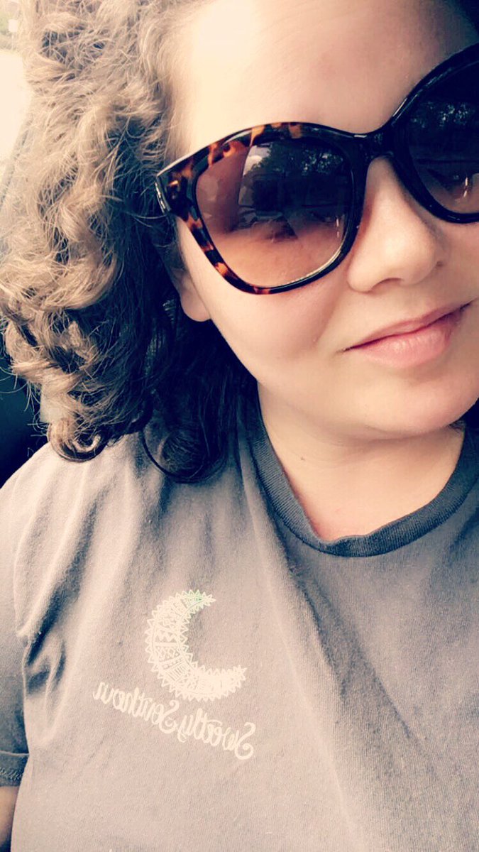 PlumpyPenguins's tweet photo. It's Sunday and I REFUSE to stay pissy. Going to get some coffee to perk up. I was terrible at Gears earlier because my mood was in the way. Not anymore Mother Truckers 😂😂 #idfwy #imstilltiredtho #perkingup https://t.co/uGjbU66U8O