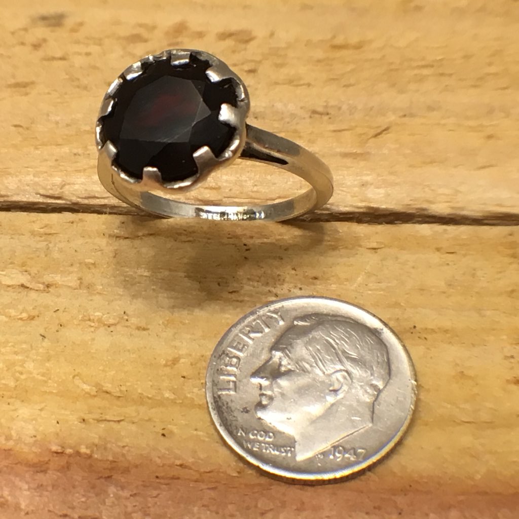 5280_adventures's tweet image. Silver ring and silver dime #metaldetecting #silverring #silverdime #dirtfishing