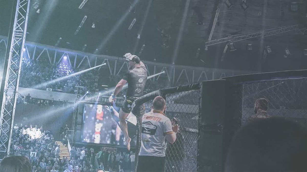 SocialQueen_Com's tweet photo. Congratulations Damiano! Great short fight!
Gratulacje Damiano! Super szybka walka! 
👍💪👌
#SocialQueenCom #kingAPPde #Mma #Ksw #Janikowski #Damiano
 - Published with https://t.co/LvTskQkGSF https://t.co/ssP3qfX0v2