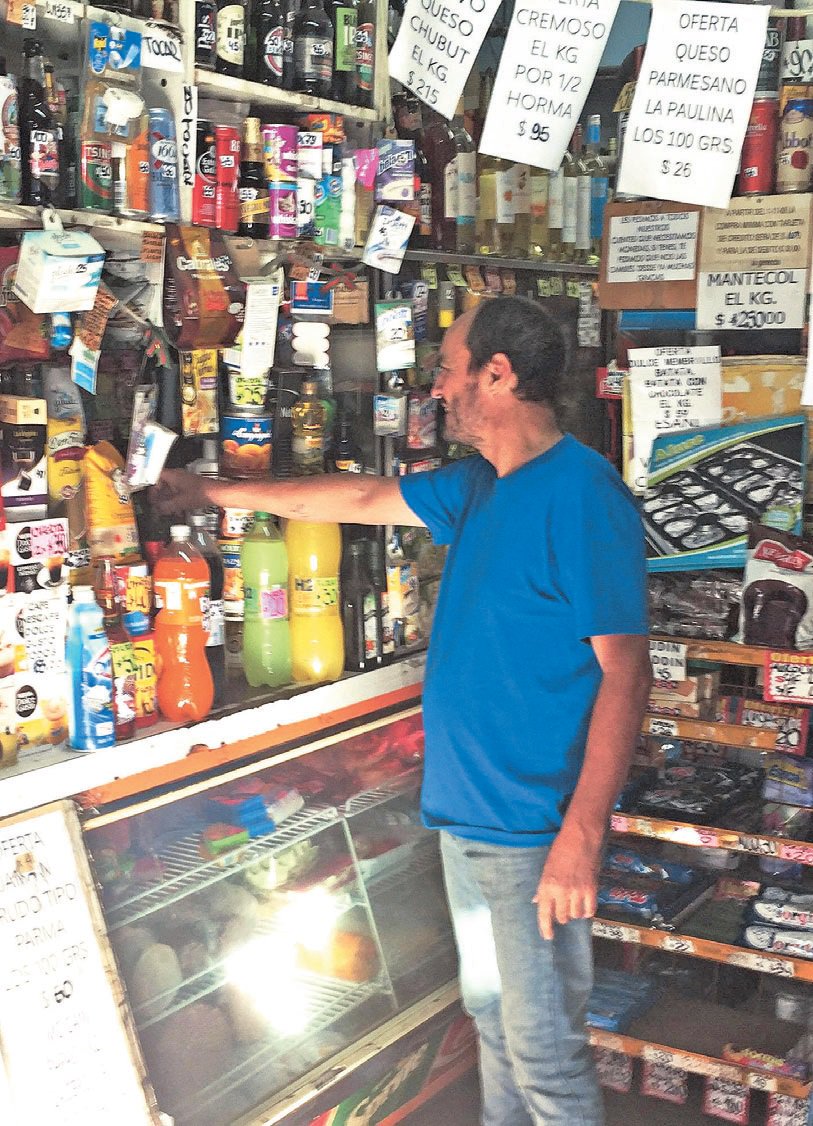 Cronica_ok's tweet photo. Precios sin freno en el conurbano https://t.co/V1OWCyYSWH #SubenYSuben #InformeCasiFatalDe @flopa01 #NoLlenásNiMedio #ComoElTanque #ElÚnicoQueLlenoEsElDeRefrigerante #PeroConAgua #AlgoEsAlgo #QuiénDijoDeDomingo #LaInflaciónEsLoMásFácilDeContro #AhNoPerá https://t.co/hLatn6RJjX