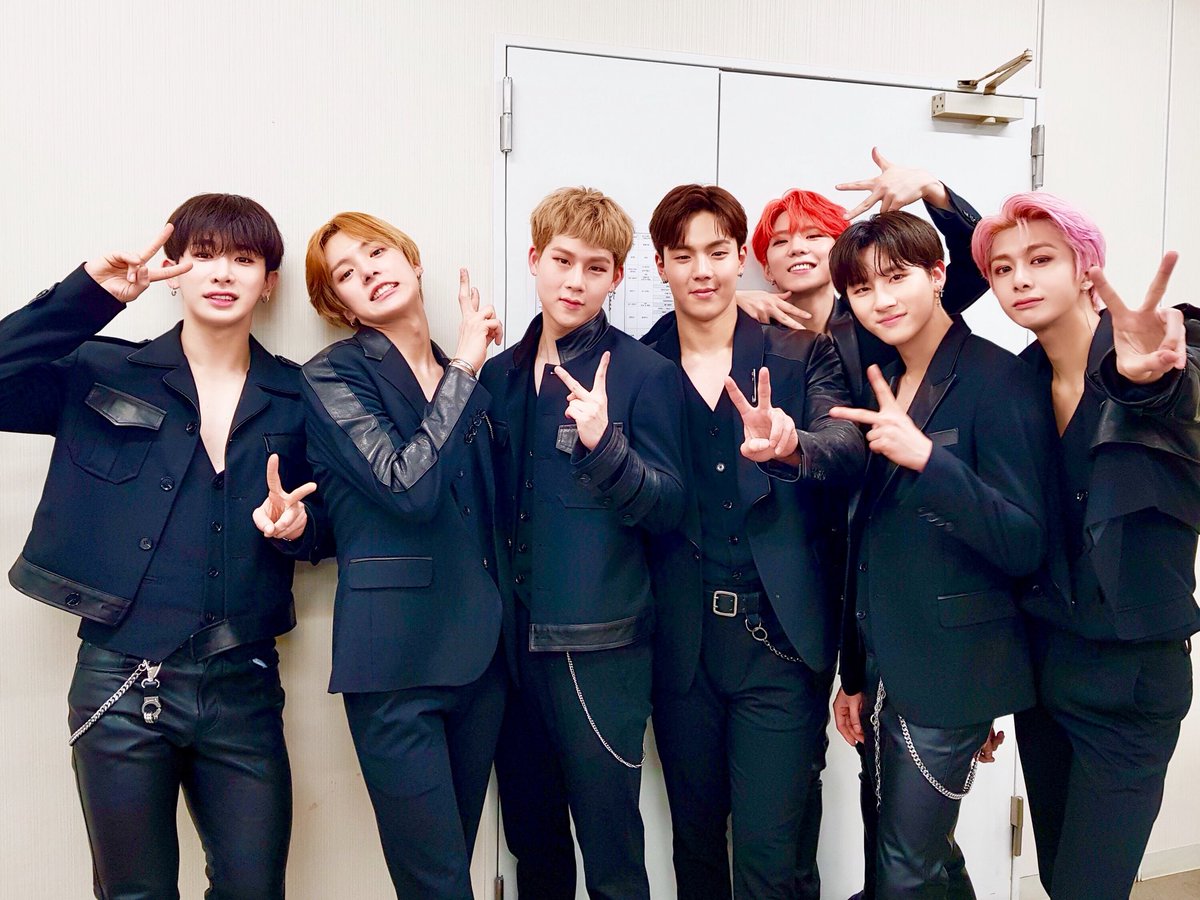 OfficialMONSTAX's tweet photo. [#MONSTA_X]
180415 #몬스타엑스
#KCON2018JAPAN 무대완료✔️ https://t.co/K61SGUrTOs