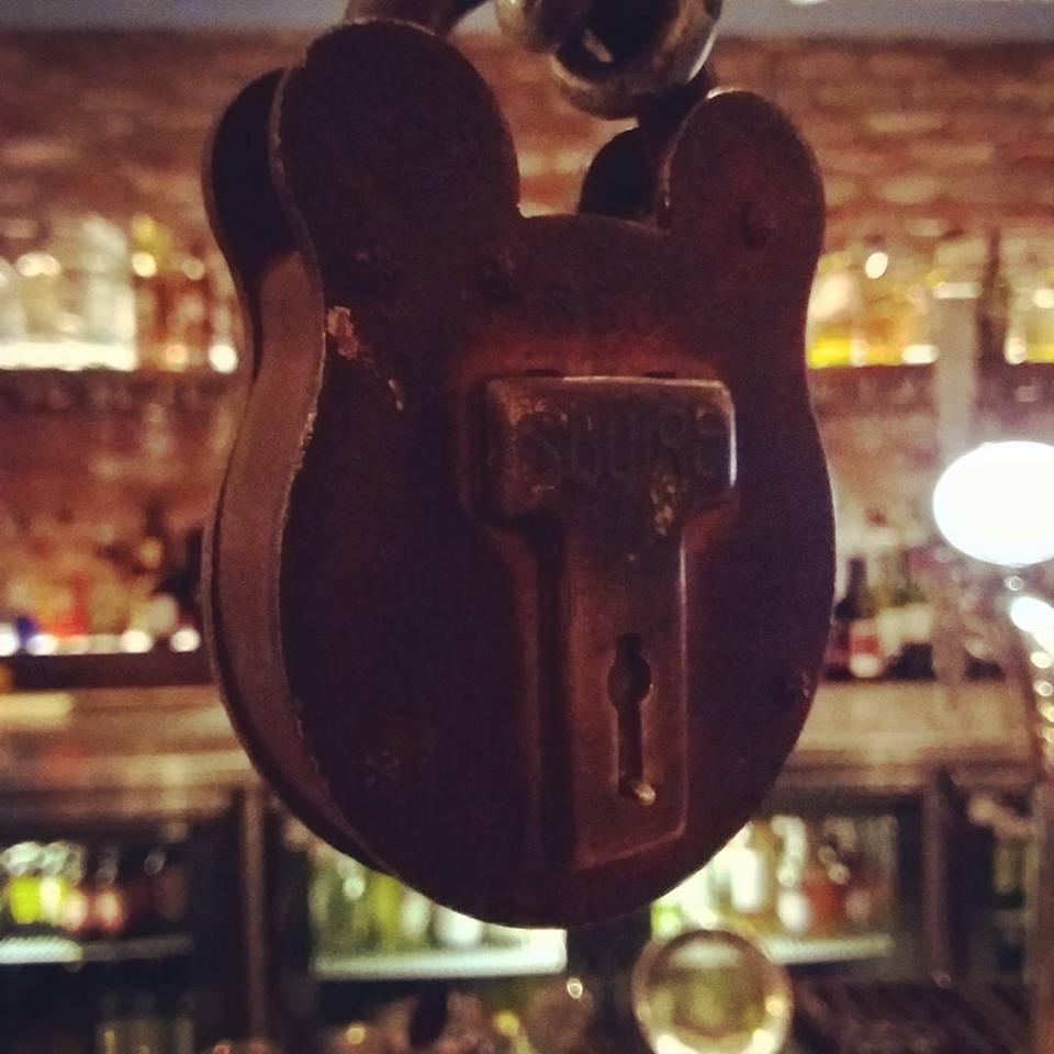 TheLockLeeds's tweet photo. We do #HappyHour a little different here at #TheLockLeeds π! Every Sunday-Thursday, 4-6pm, order your drinks πΈ, pick a key π and see if you can #BeatTheLock to #win your round of drinks for #FREE! π https://t.co/XB1kIFq3OX
