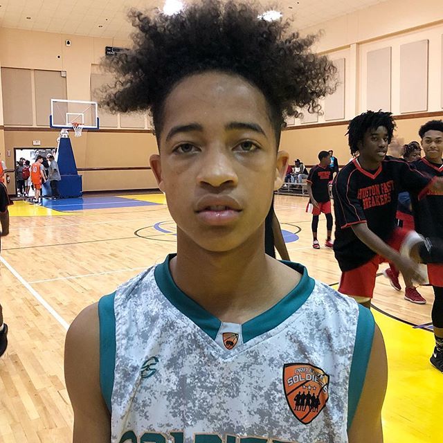 Future150's tweet photo. 2024 PG Shavar Walker had an impressive morning leading his team to a win! He’s a PG with a high motor defensively causing problems for other teams and turning defensive plays into easy baskets for him and his teammates! #maineventatl https://t.co/6dYPmVfduK