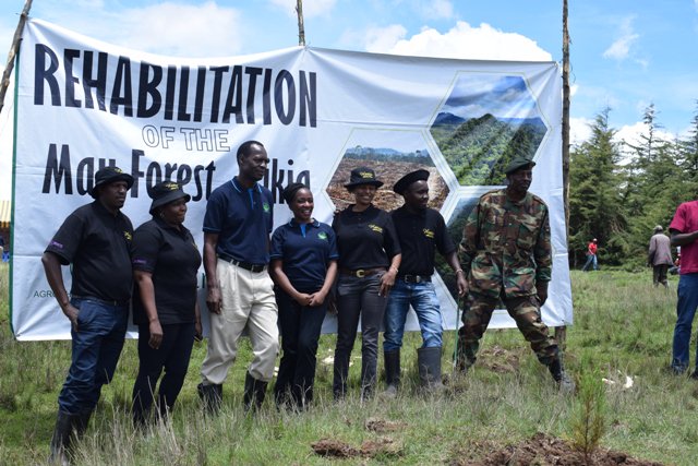 CropLifeKenya's tweet photo. And the support was overwhelming!!!! Planting trees for the future generations #treesforlife
@Oshochem @Ultravetis @kenagro_limited @AmuyunzuP @kwabwire @waluwande https://t.co/bKFpuJHhnu