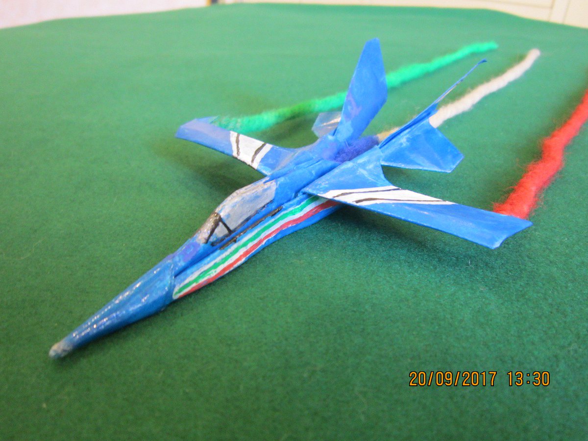 modellini's tweet photo. #freccetricolori #aereonauticamilitare  #modellismo #aviation #aviazione #amazing #modellism #model #aeronautica  #aeronauticacivile #aviator #pilot #aviationphotography #aviators #aviationmilitary https://t.co/eB9KWwR55F