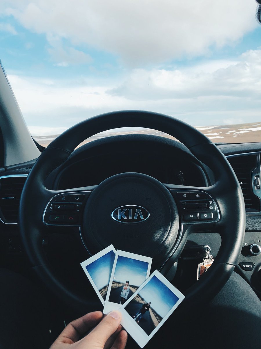 iamtimchung's tweet photo. Fun day exploring Iceland with our  @KiaUK Sportage with the @Leica_UK Sofort 

The weather was on our side 👌🏻

#iamexploring
#iceland https://t.co/159GjzeCKB