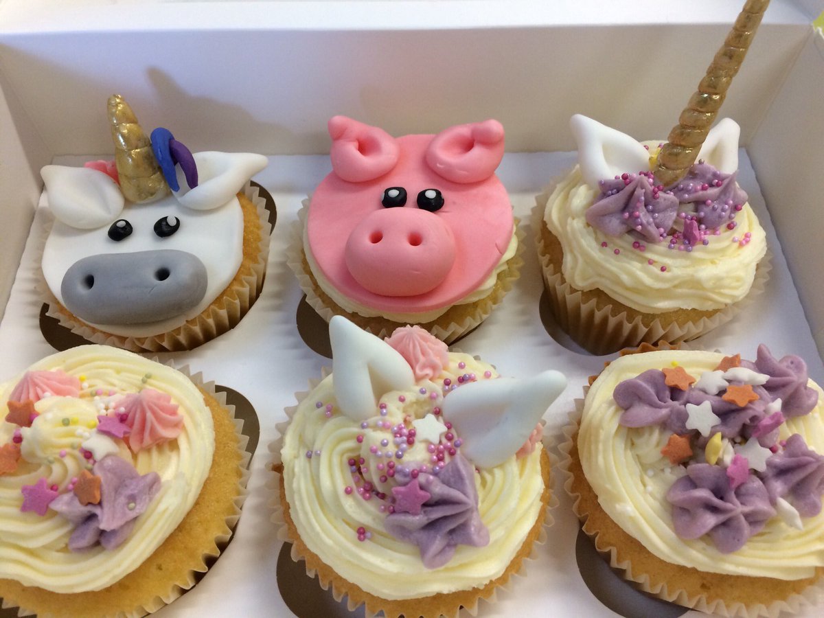 Cookpad_UK's tweet photo. The winners of our #EasterBake competition attending a unicorn cupcake decorating class this morning with @MinkyKittenCake 🦄🦄 Filming by the talented @vixhutton https://t.co/ftZmbwsMWa