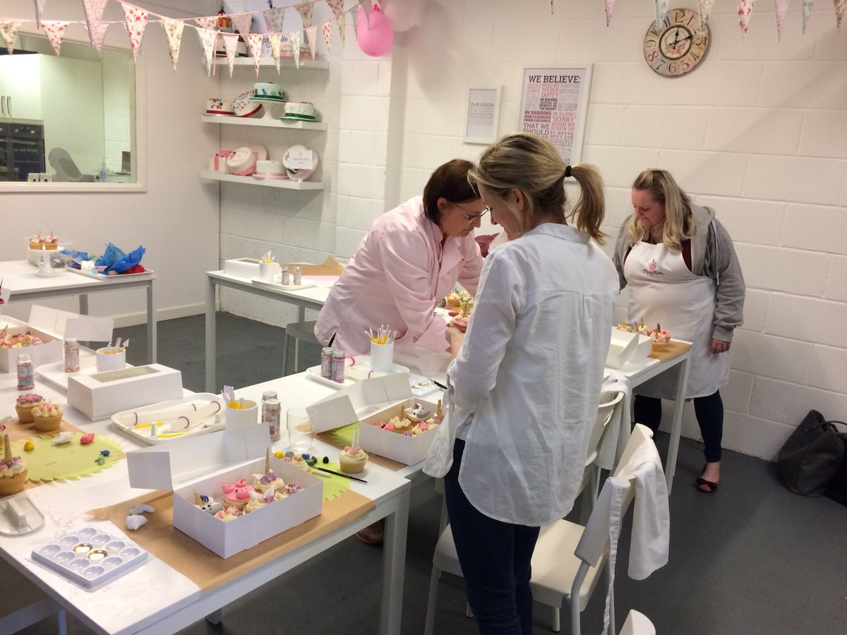 Cookpad_UK's tweet photo. The winners of our #EasterBake competition attending a unicorn cupcake decorating class this morning with @MinkyKittenCake 🦄🦄 Filming by the talented @vixhutton https://t.co/ftZmbwsMWa