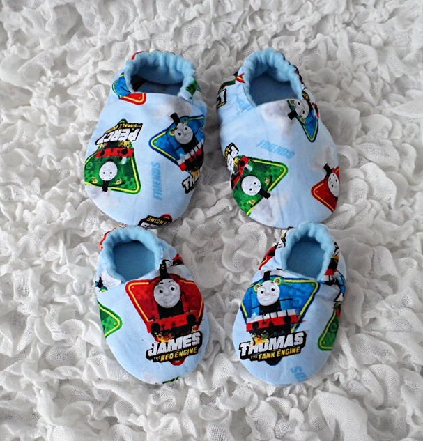 handmadejanet's tweet photo. Thomas the tank print baby shoes/slippers...newly listed
https://t.co/fLxvbdWIa3 #etsy #clothing #shoes #children #blue #birthday #red #thomasthetank #thomastank #tvcharacter https://t.co/Fm9f0sleER https://t.co/BP8Hv2s2MX