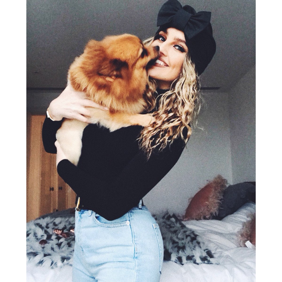jerrievibe's tweet photo. Perrie and Hatchi via perrie's IG💕 https://t.co/QH52XY5jFS