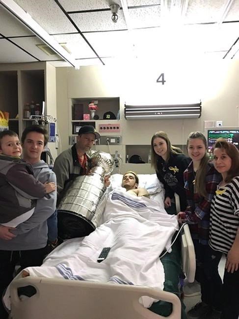 Injured Broncos cheered by Stanley Cup visit to their hospital bedsides.  ottawamatters.com/national-news/… https://t.co/X9uh04EhoA