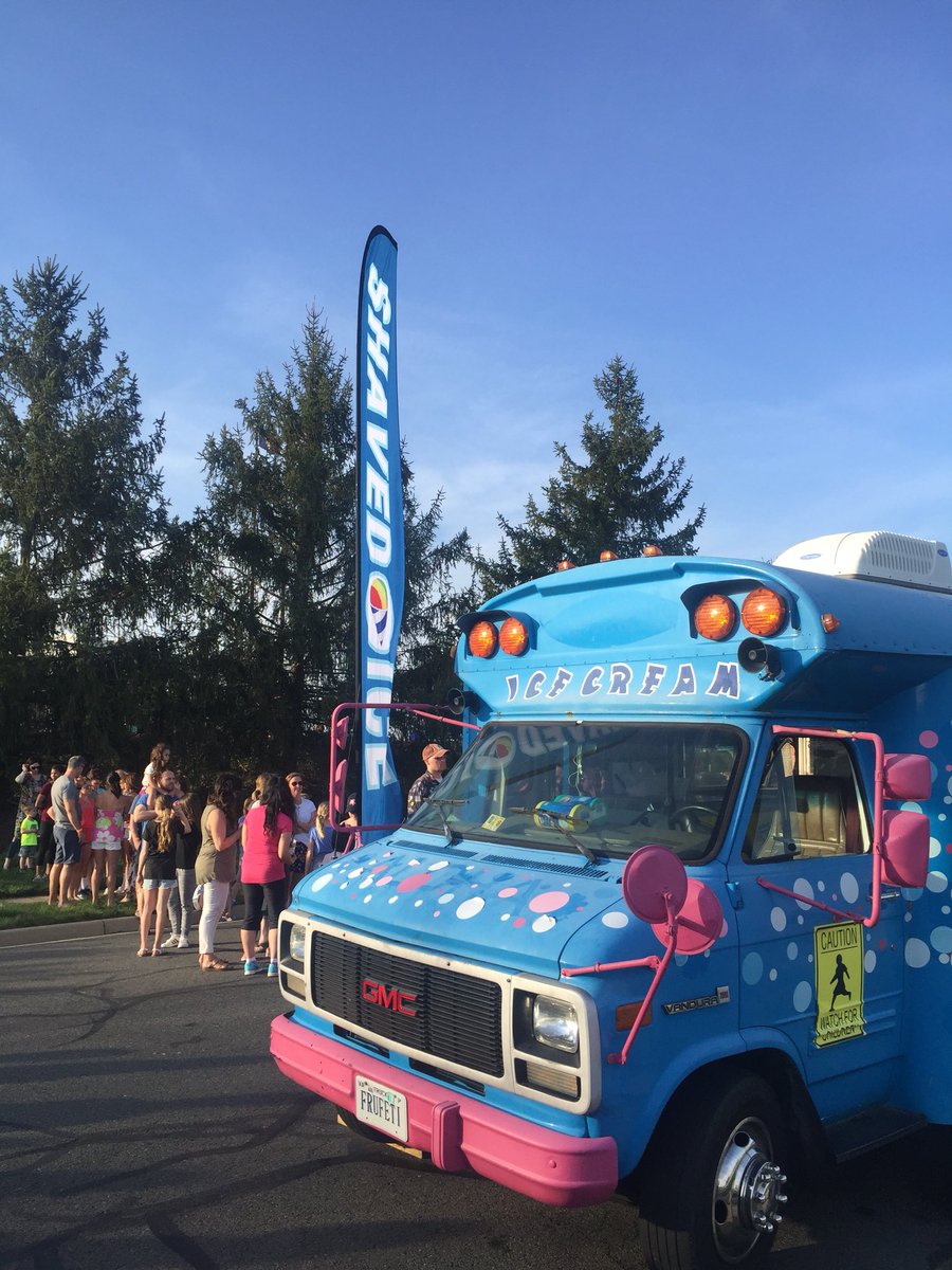 frufetti's tweet photo. Had an awesome time serving shaved ice yesterday at the Wine&amp;Beer Festival at the Dominion Valley Country Club. The weather was amazing and the customers were so fun to serve. #frufetti #shavedice #foodtruck #foodtruckfestival #icecreamtruck https://t.co/UE4hh6WdbL
