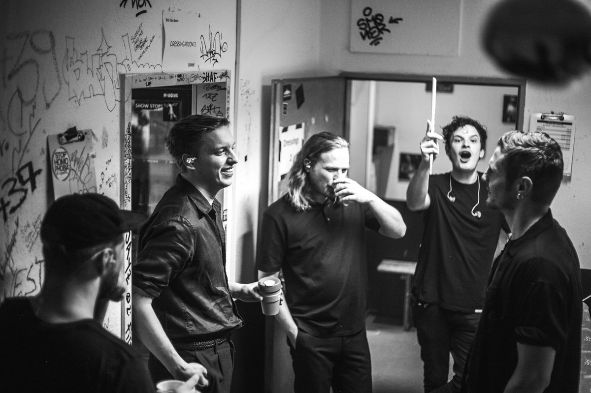 george E Z R A tweet media