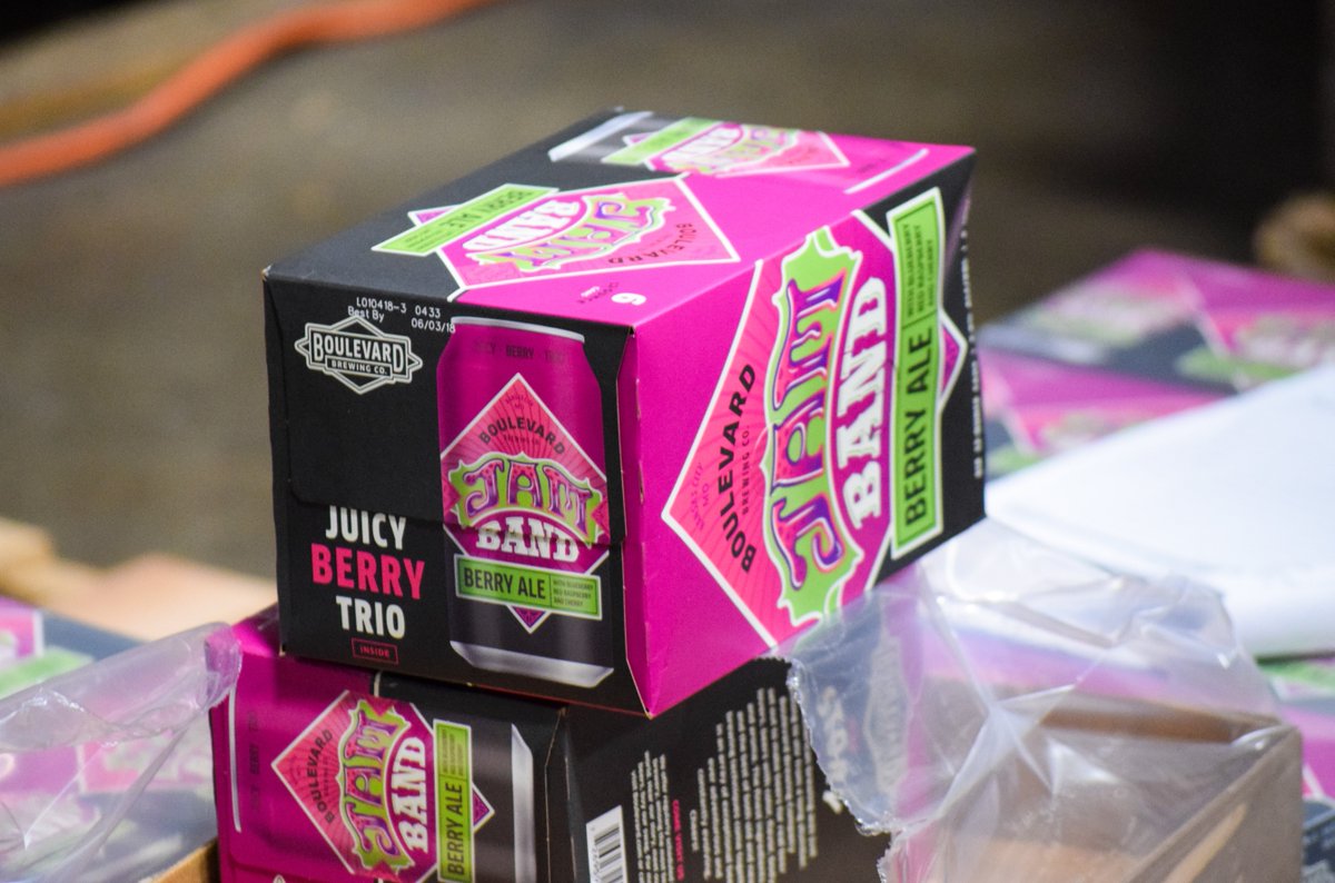 CavBeerOH's tweet photo. It isn't too late to rock out with @Boulevard_Beer's Jam Band! Find this harmonious blend of blueberry, red raspberry, and tart cherry near you at https://t.co/Mr06lCTFAA. #CraftBeer #JamBand #BerryAle https://t.co/hPlEolmat1