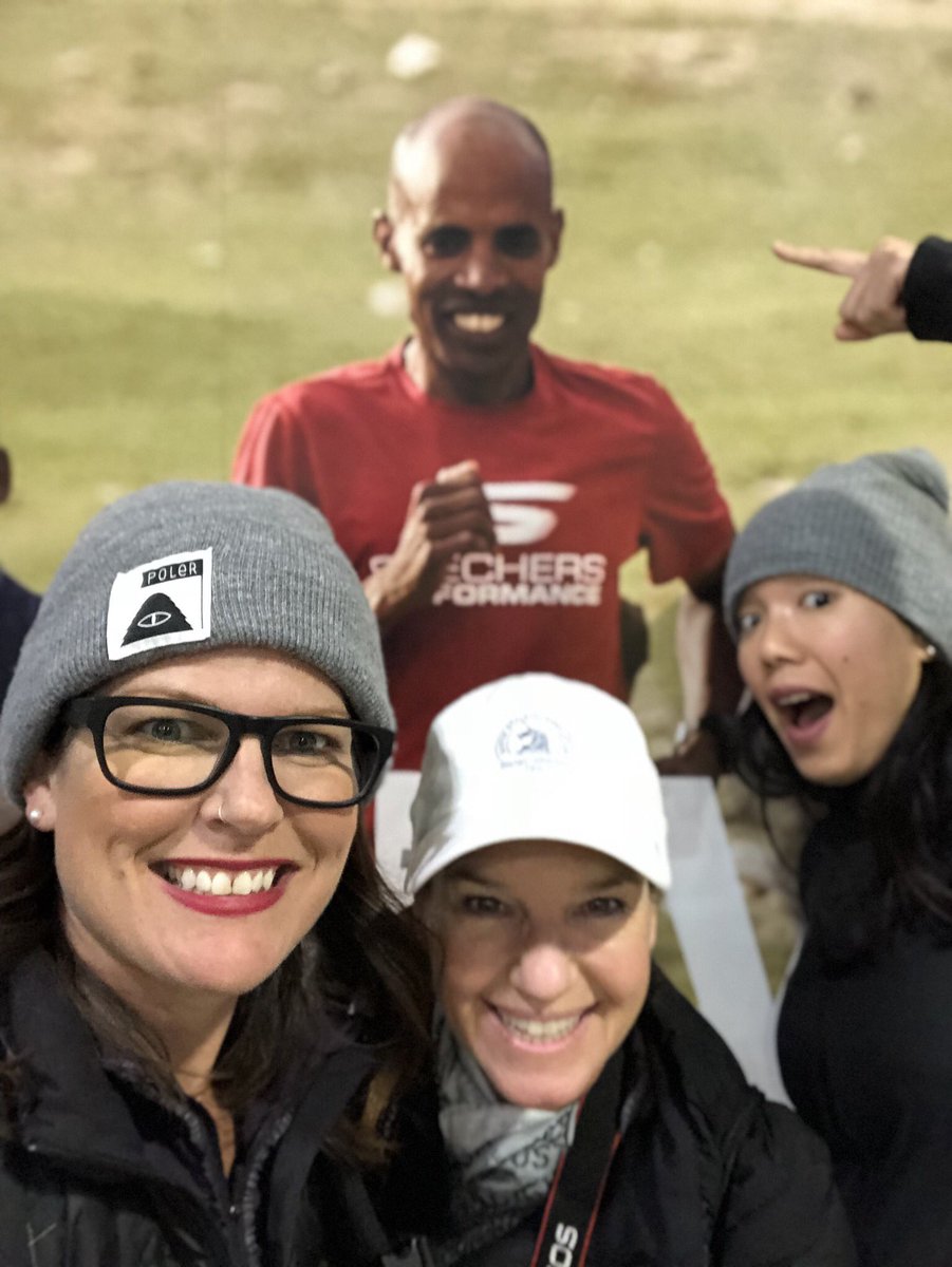 GCONNELIE's tweet photo. Looking for the man himself at the @bostonmarathon expo. @runmeb 
#togetherforwardexpo https://t.co/LAVxC3KMyp