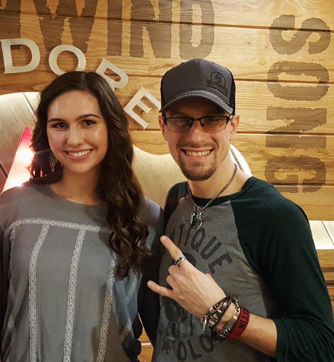It's always fun performing with my #Texas #brother @justnlovemusic <a href="/CommodoreGrille/">Commodore Grille</a> #Nashville! #singersongwriter #MusicCity