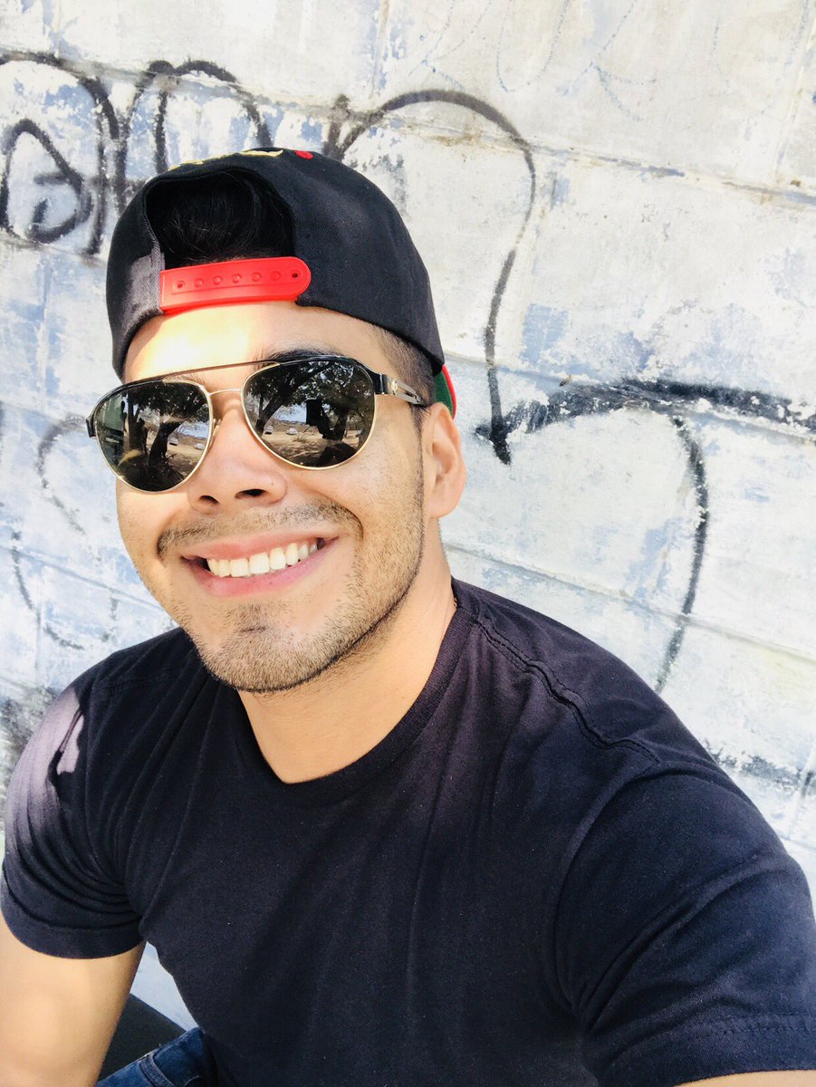 estebanarribams's tweet photo. Que vengan una excelente mañana a todos ustedes les deseo de corazón un abrazo desde Mazatlán Sinaloa@disfruten este domingo 😘😍 https://t.co/SJUspNejZG
