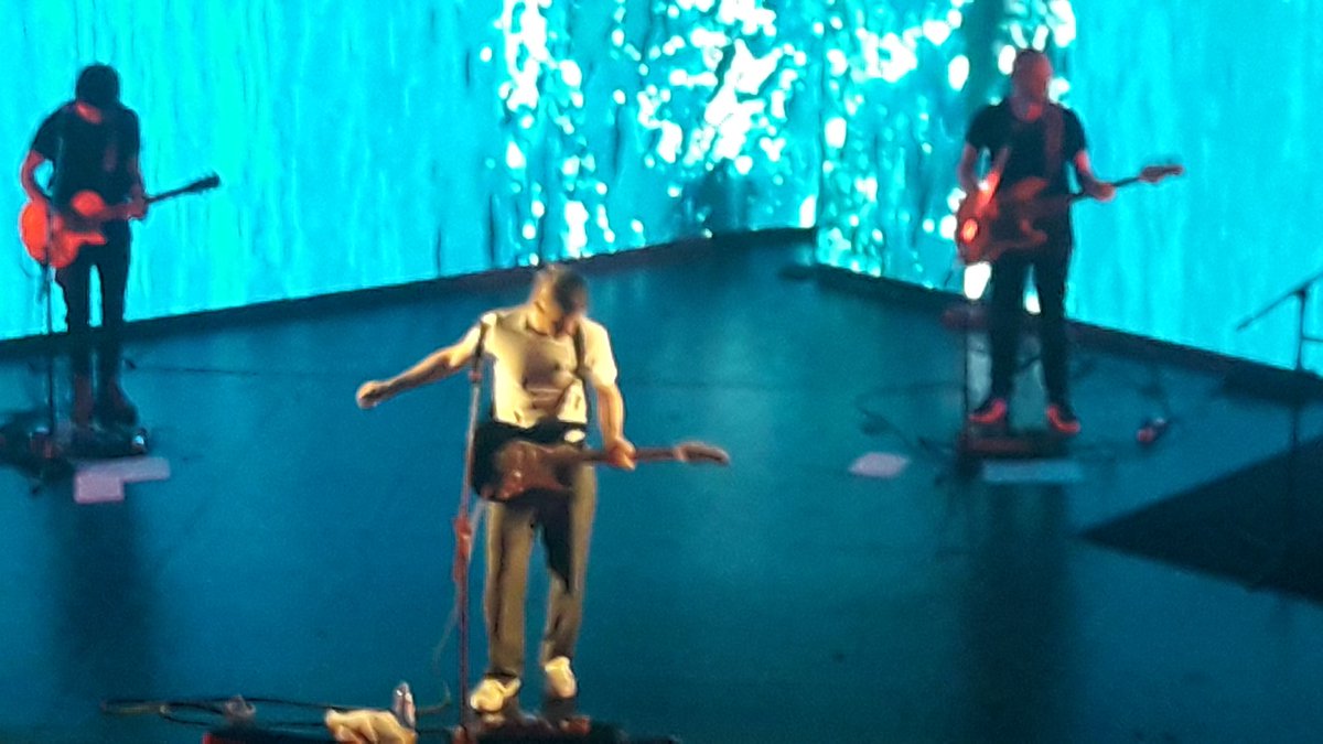 inlovebenja's tweet photo. Estoy reviviendo del racital de anoche @benjaminamadeo te amo tanto chabon fue todo tan lindo https://t.co/RE5Fy7r6HL