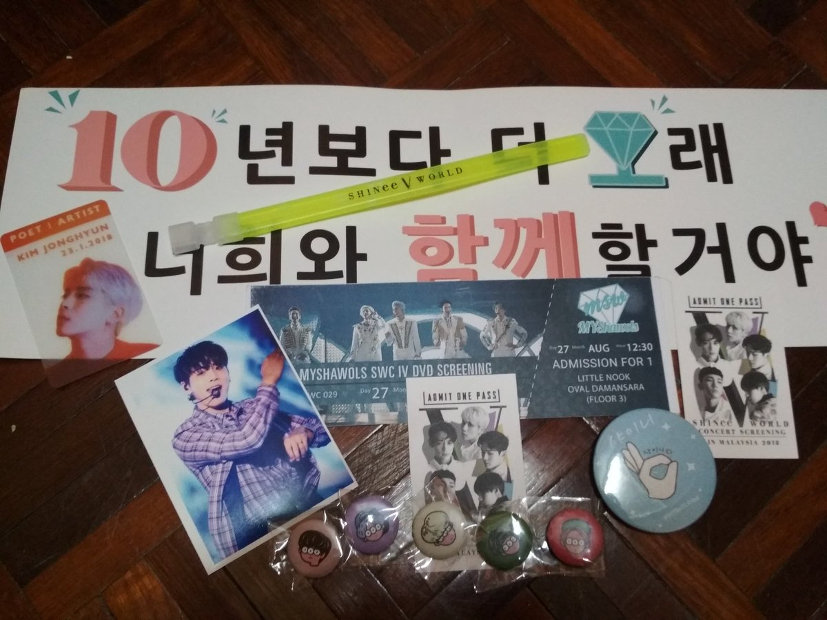 chen_jaehyun127's tweet photo. Thanks for this. 
Hope we can meet again. 
Love you, SHAWOL. 
love you, families .
❤❤❤❤❤ 
#SHINee #SWCVDVDinMY #SWC5 https://t.co/R921wM8hnF
