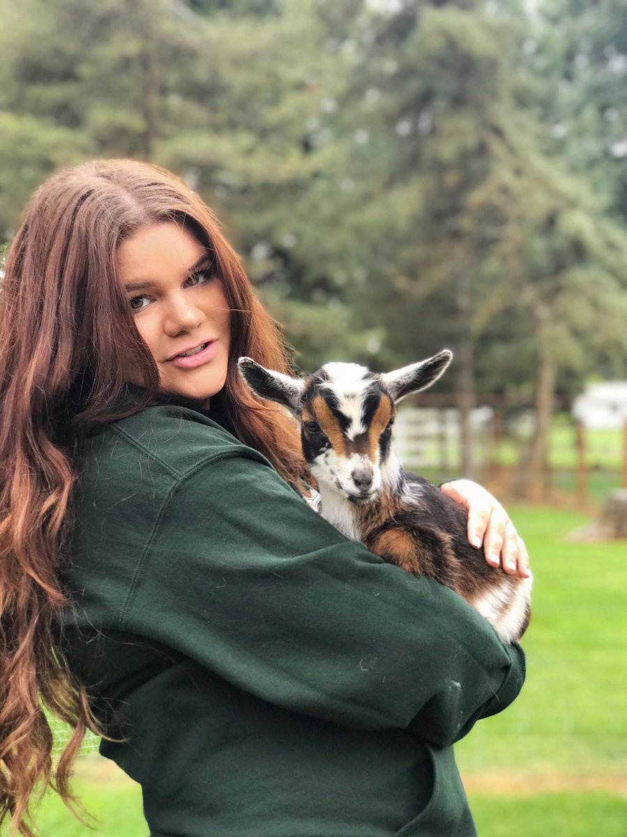 gracieeviolet's tweet photo. Got to hang out with some kids yesterday 🐐 https://t.co/2sSt5PpqTH