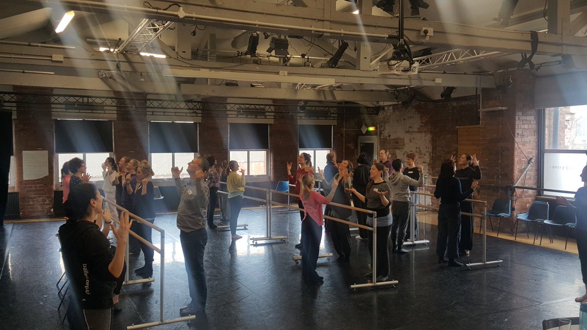 Our #DanceforParkinsons course with @SophiaHulbert @ENBallet @ParkinsonDance is in full swing here @YorkshireDance. Yesterday we were joined by local people from @ParkinsonsUK Leeds Branch for a joyful afternoon session. #dancingtogether