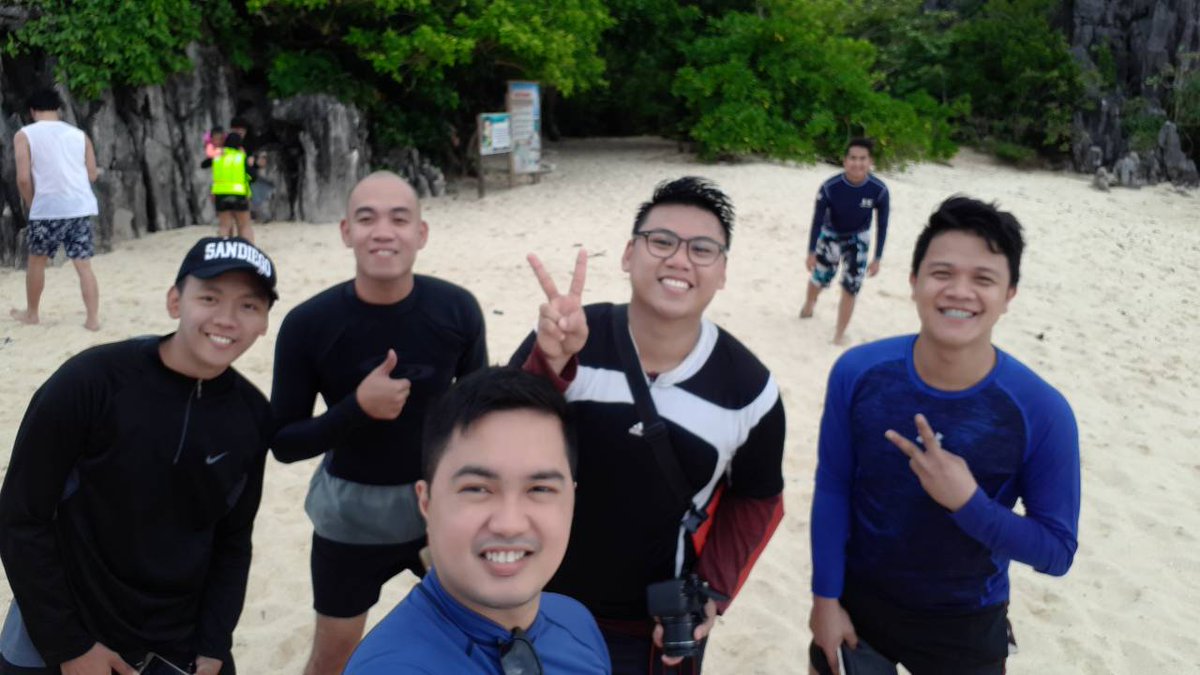 jhayemgee_'s tweet photo. great experience with this great fellas.
#wheninCaramoan
#caramoanexperience
#CamSurBicol https://t.co/23HMjiWVX6