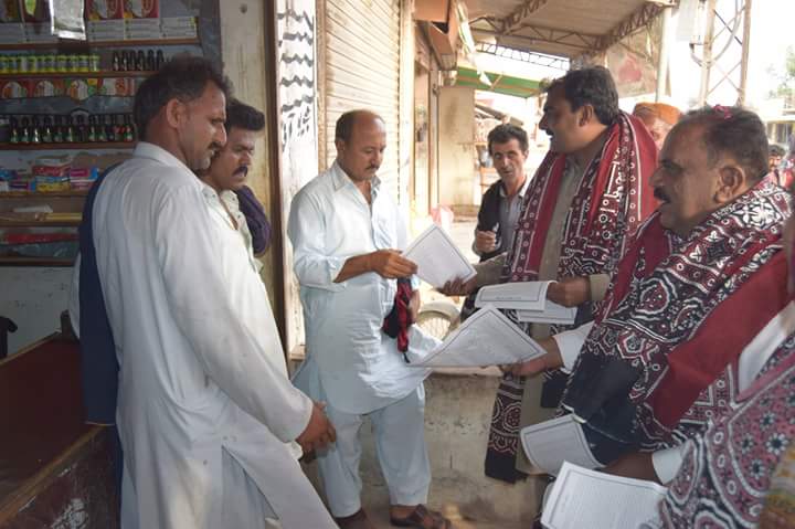 RaheelBhutto3's tweet photo. #SindhWantsWater
عوامي تحريڪ جو مرڪزي صدر ڊاڪٽر رسول بخش خاصخيلي ٺٽي ضلعي جي مختلف شهرن ۾ سنڌ جي پاڻي تي مسلسل لڳندڙ ڌاڙن، پاڻي جي هٿرادو کوٽ ۽ ڌارين کي شناختي ڪارڊ ڏيئي سنڌين کي اقليت ۾ تبديل ڪرڻ خلاف سنڌ سجاڳي مارچ ۾ سنڌي عوام کي  بيدار ٿيڻ لاء عوام کي آگاهي ڏيندي https://t.co/3xhk6L4Hdf