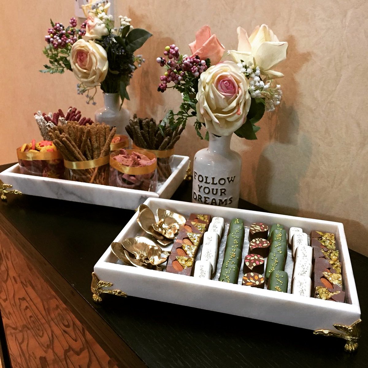 الصواني الرخام..
#أجار بأقل الأسعار تناسب لجميع المناسبات
#زواج #تخرج #خطوبة #شبكة #ملكة #نجاح #حلويات #موالح #تقديمات #صواني #رخام