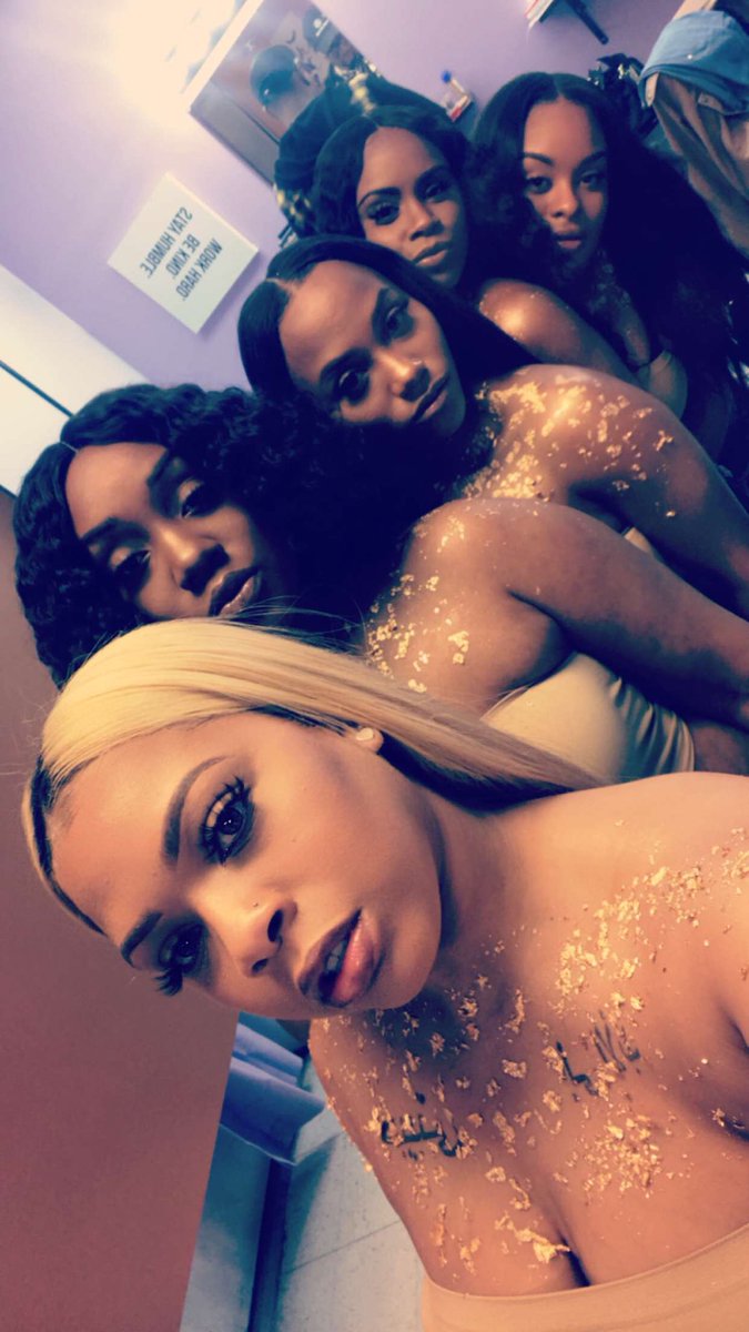 micksHottie's tweet image. THE PHOTOSHOOT WAS LIFE ... IM SO EXCITED #MXMEVERYTHING #MXMBAESSS