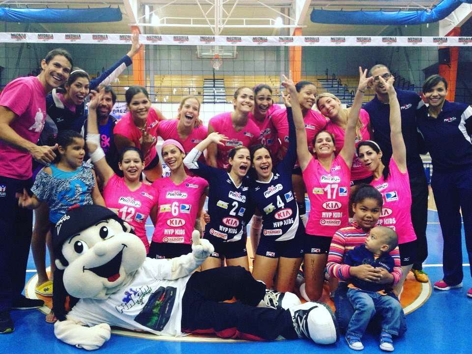 FedPURVoli's tweet photo. #FPV - ¡Hoy Es un día especial en Corozal! 

Las #Pinkin✂️ jugarán a las 5:00pm en la Carmen Zoraida Figueroa. 

¿Se escuchará nuevamente en el grito de guerra de este legendario equipo? 

¡Vamos Pinkin, Vamos Pinkin! 

#throwback🔙 #Pinkin #copafederación🏆 https://t.co/qzVdtuqBtP