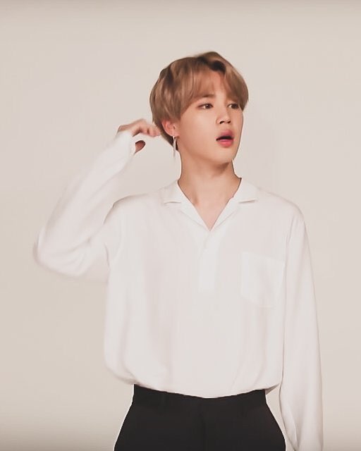 flweroad's tweet image. The cold and wind and rain don't know, they only seem to come and go away. Times are hard when things have got no meaning (...)
If you're leaving will you take me with you, I'm tired of talking on my phone.