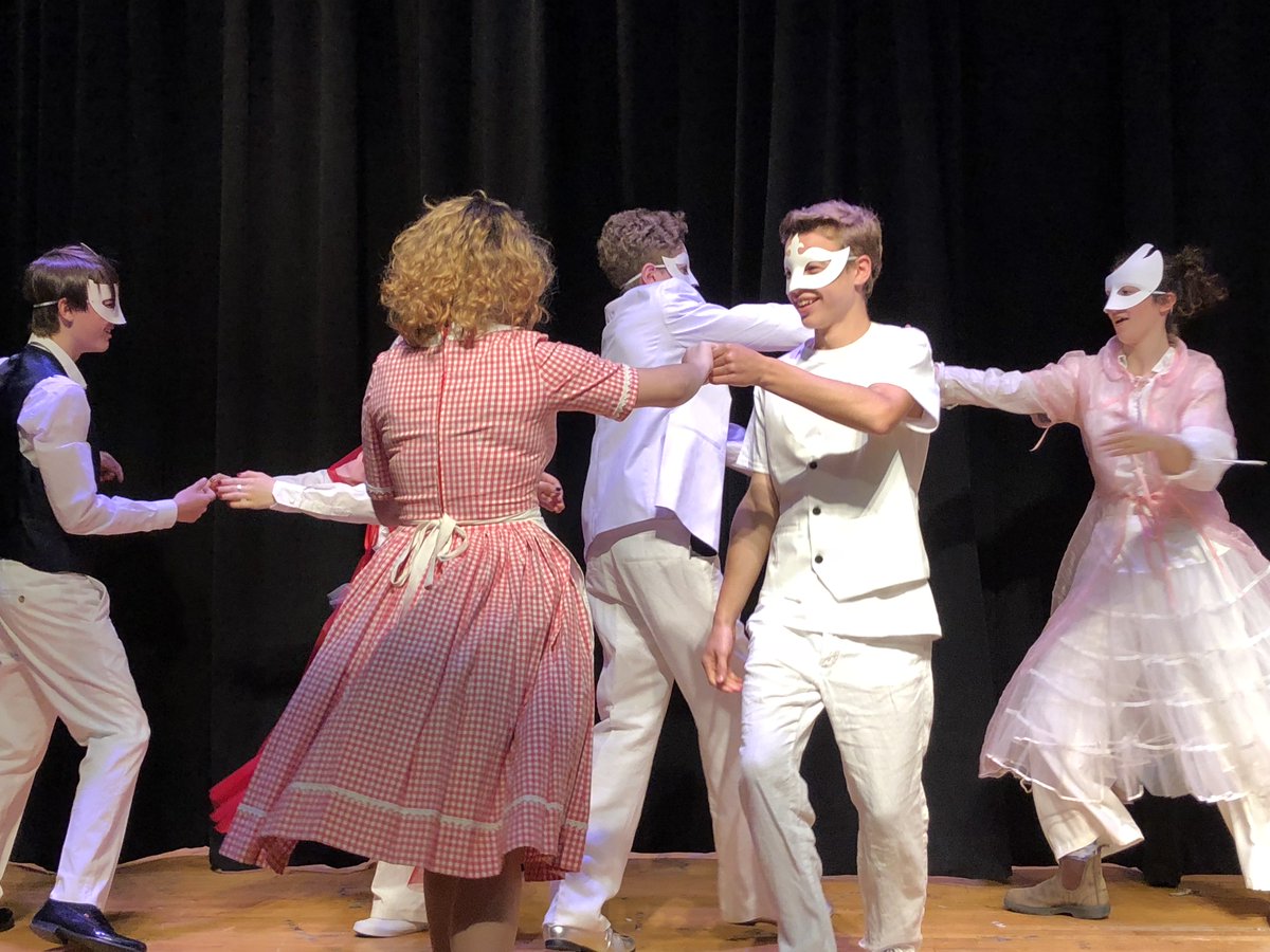 CST_Shakespeare's tweet photo. "At my poor house look to behold this night
Earth-treading stars that make dark heaven light" The Capulet Ball, swing style.
 #ShakespeareSunday https://t.co/NShxXN4AJ0